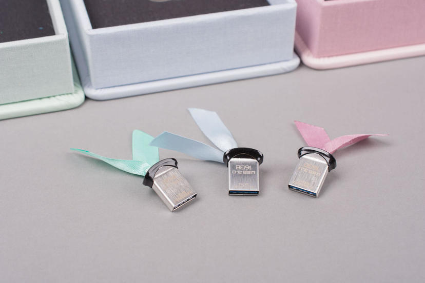 Mini-USB mit Bändchen
