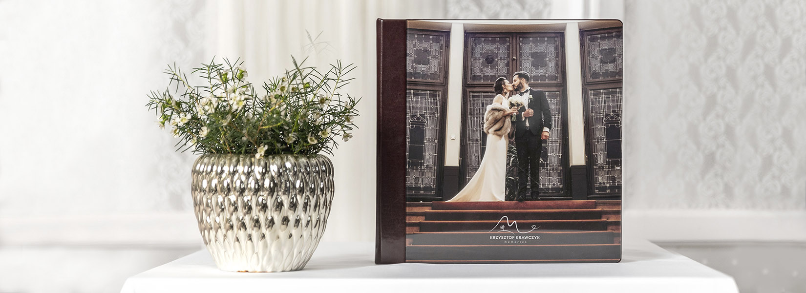 Professional lay flat Photo album for photographers with acrylic cover 1