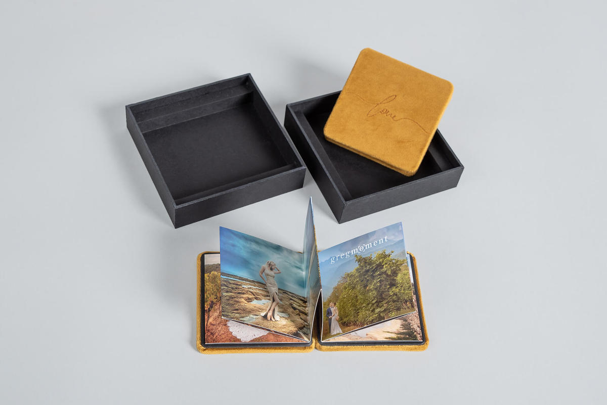 Mini-Leporello mit Öko-Box für professionelle Fotografen (schwarze Box, V9 Senf Velours)
