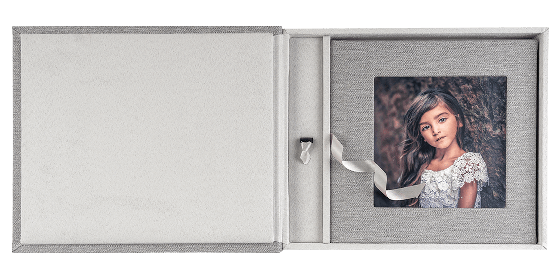Albumbox-Set mit Stoffbezug und elegantem Ringmotiv auf dem Album - nPhoto