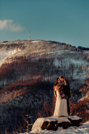 zimowa sesja ślubna