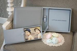 Foto-Box und Complete Album Set aus der Exklusiv Kollektion in Leinenstoff A52, handgefertigt bei nPhoto