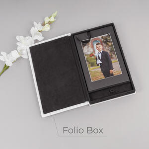 Folio Box w czarnym wykonczeniu 