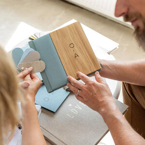 Fotoalbum Pro mit Holz-Finish (Salbeigrün Textil, A50)