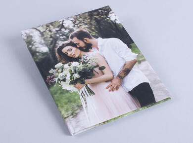 Fotobuch mit Foto-Cover auf Vor- und Rückseite Hochzeitsfotograf Brautleute einfaches professionelles Produkt weiche Seiten