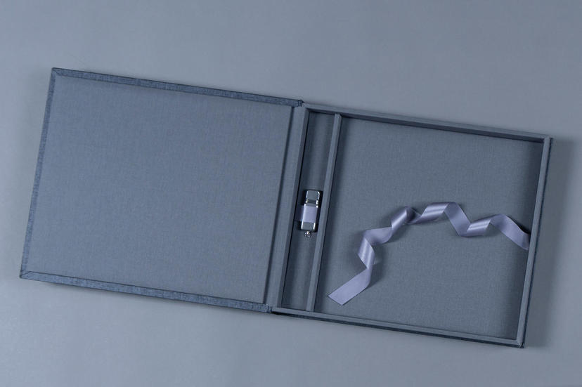 Personalisierte Album Box mit USB-Stick und Band zum Herausnehmen für professionelle Fotografen nPhoto