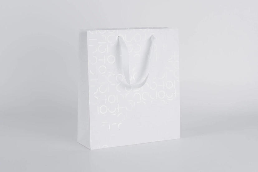 torba papierowa na fotoprodukty biała ze wstążka elegancka torba 