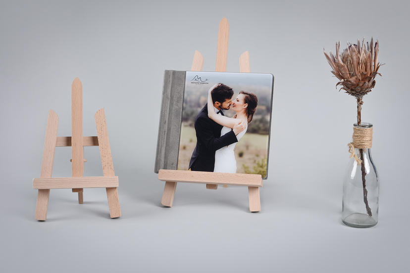 mini photo easel and dreambook 4k in v5 material