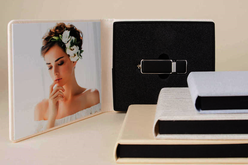 USB-case-with-image-on-inside-cover-wedding-photography