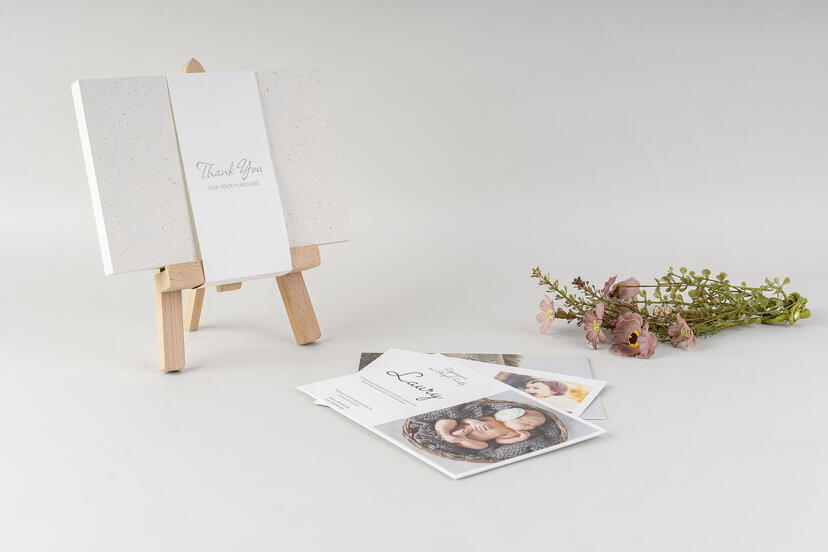 Eco Gift Box na Karty Folio Lite w komplecie ze sztalugą 