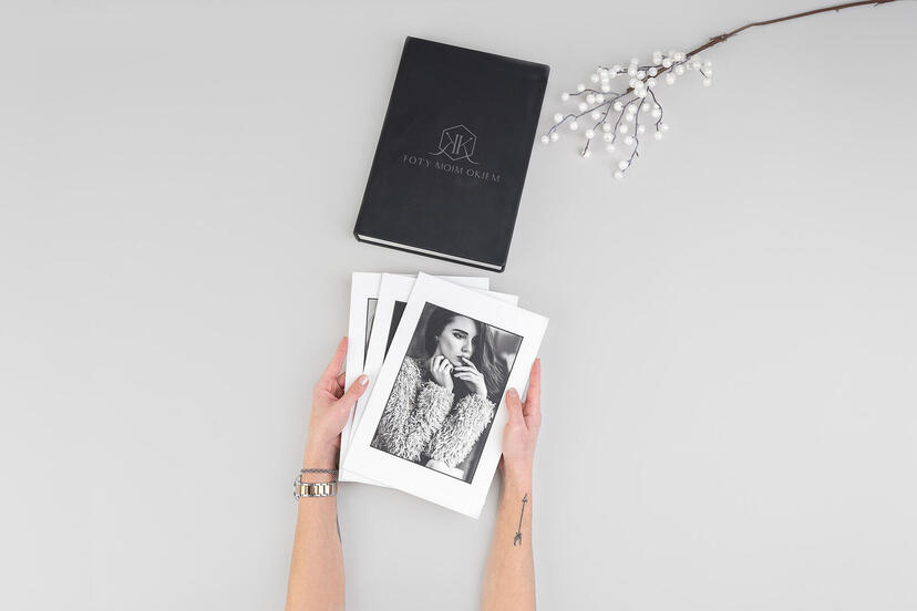 J53 Black Orchid Leatherette Folio Box