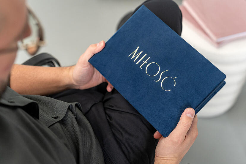 Box na odbitki w kolorze Granatowy kałamarz, wzór Miłość 