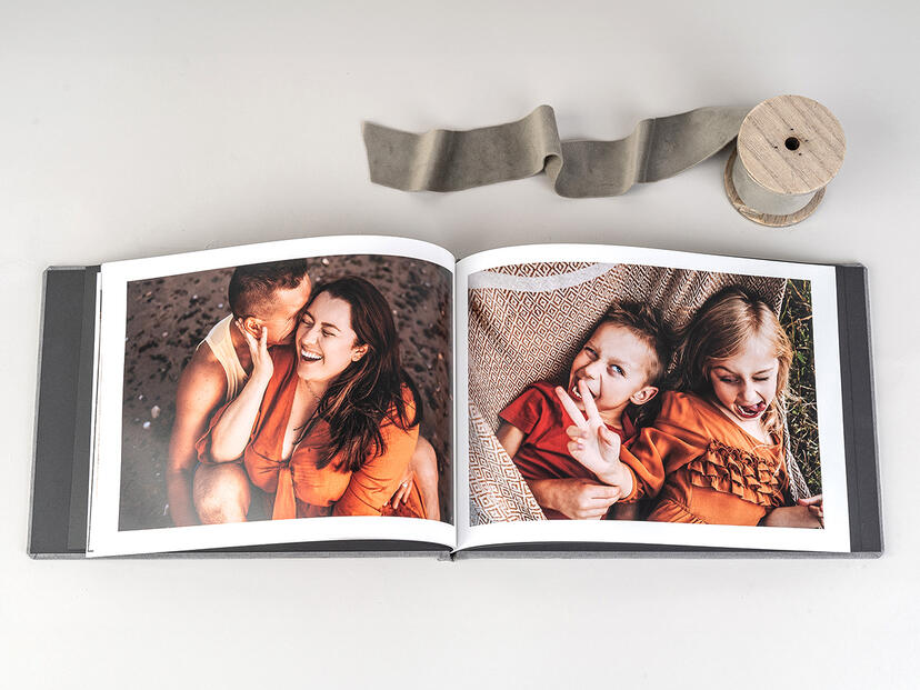 Fotoksiążka w oprawie V4 – luksusowa, ciemnoszara oprawa dla wyjątkowych wspomnień od nPhoto