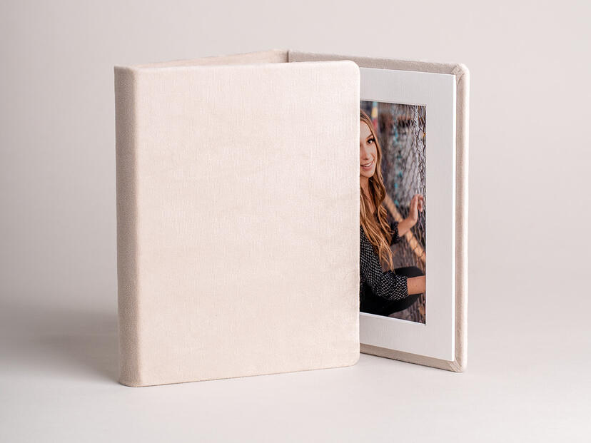 Ttripleks wsuwany w oprawie aksamitnej 