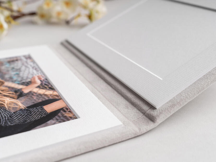 Modernes Fotoprodukt mit Einsteckrahmen für Fotos – langlebige und flexible Lösung für Fotostudios und Ausstellungen