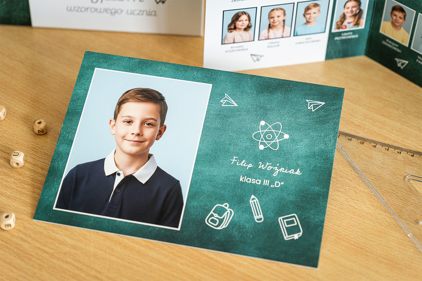 Dwustronna karta Passe-Partout  motyw Szkolne Doodle 