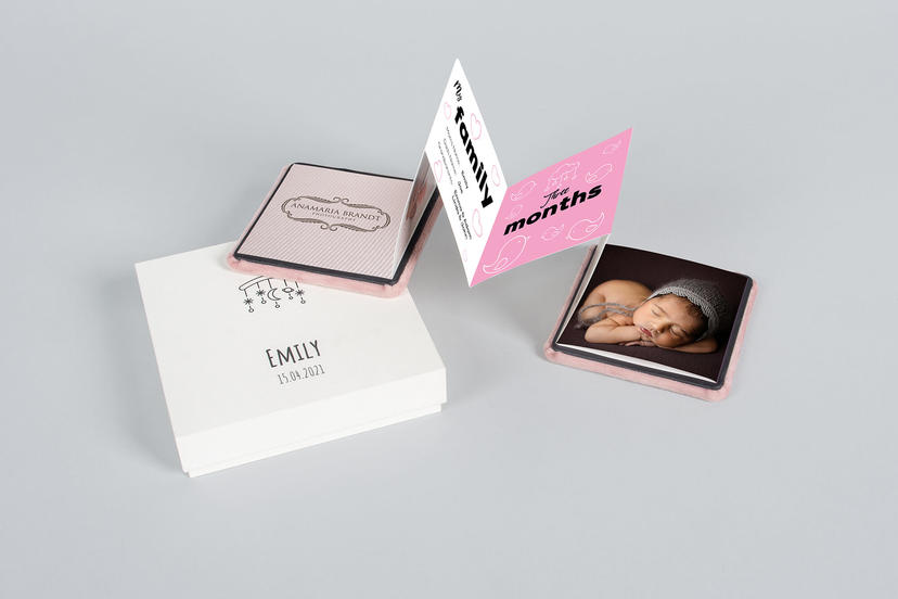 Fotografie-Portfolio mit Logo, Schriftzug und Zitat im Mini-Leporello. Weiße Öko-Minibox
