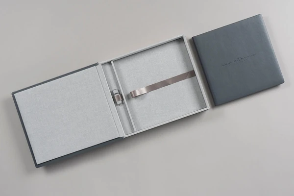 personalised album box with usb stick professional photographer nphoto with lift ribbon photo books photo albums cover packaging printing lab artisan 5