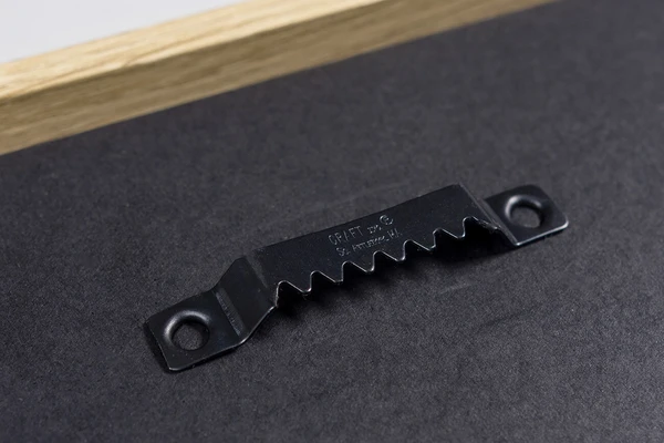 Framed Print mounting sawtooth hook