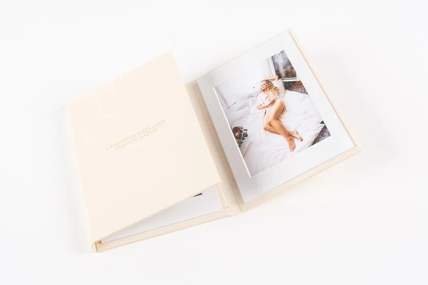 Triplex nPhoto with passepartout boudoir photography
