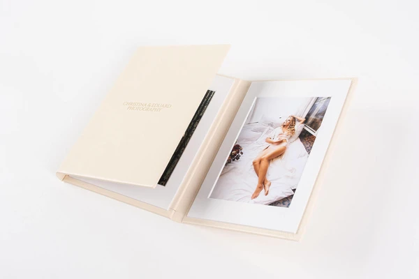 Triplex with passepartout boudoir photography nPhoto 